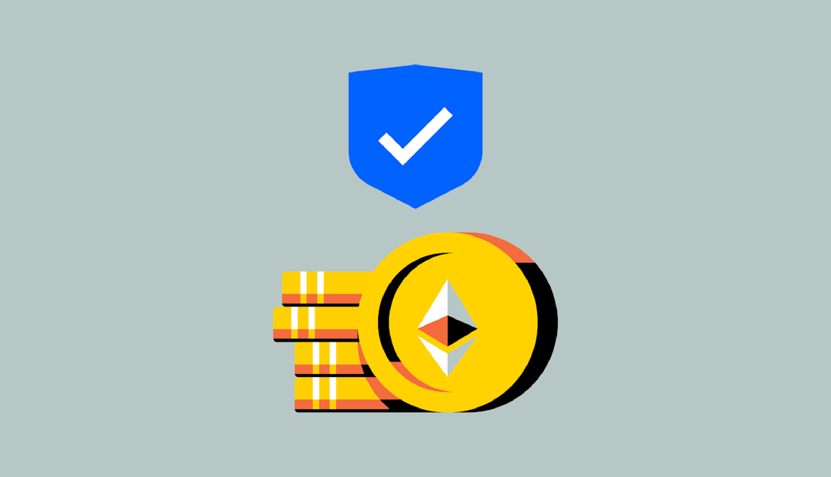 一堆硬币,上面有表示经过验证的勾号